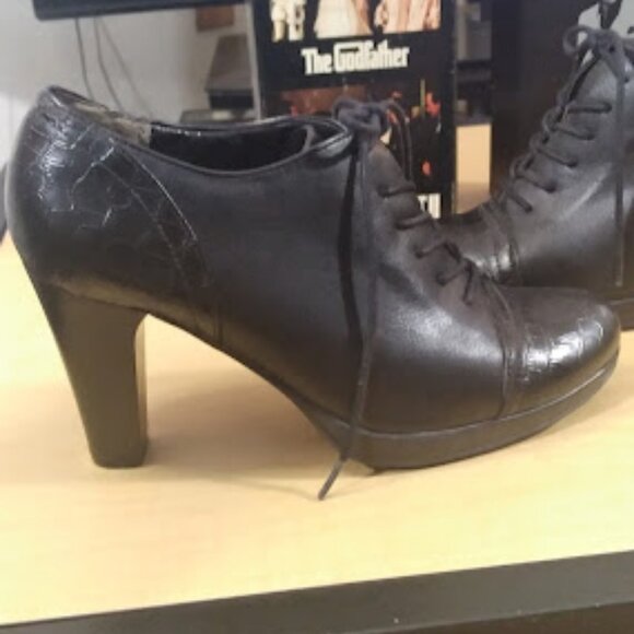 Rialto Black Bootie Shoe Laced Boot Faux leather womens size 7.5 M - Picture 6 of 12